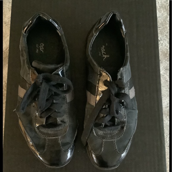 COACH Size 6 Vintage Kinsley Sneaker/Runner.